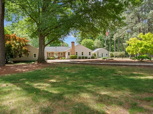 79 Redwood Ln, Weems, VA 22576