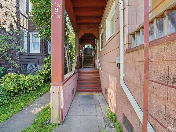 4th image of 2732 Parker St