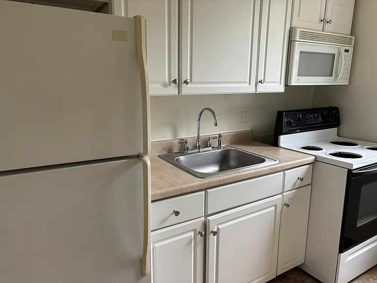 6135 Jackson St #2R — Photo 5