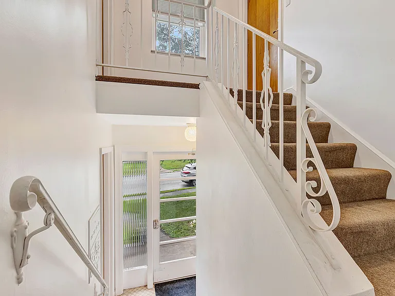 2948 Wardall Ave #3 — Photo 20