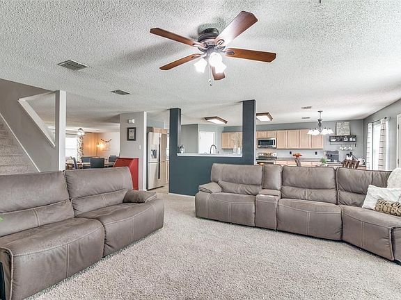 3rd image of 2808 Gold Hill Dr