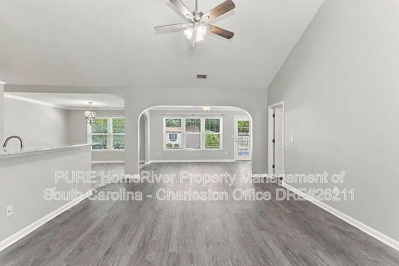 4 bed, 2.0 bath, 2000 sqft, $3,099 — Photo 3