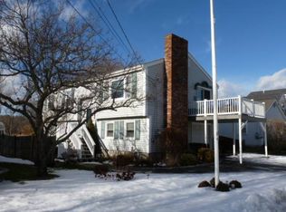 35 Pearl St, Hampton, NH 03842