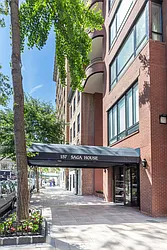 157 East 74th Street in Lenox Hill