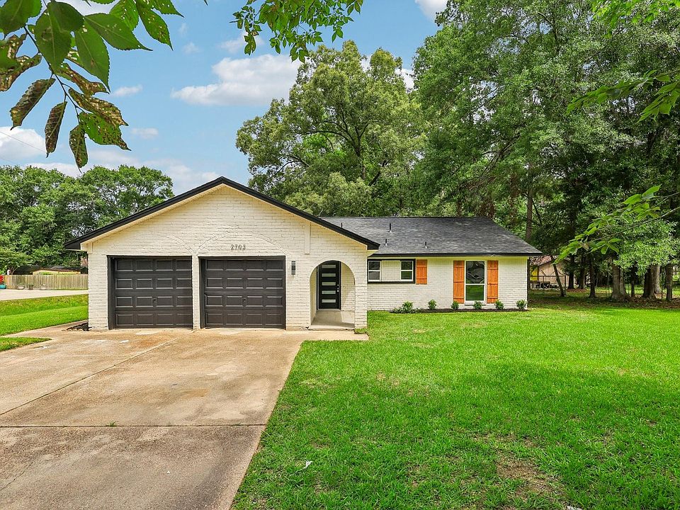 1st image of 2703 N Colosseum Ct