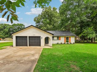 2703 N Colosseum Ct, New Caney, TX 77357