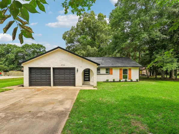 2703 N Colosseum Ct, New Caney, TX 77357