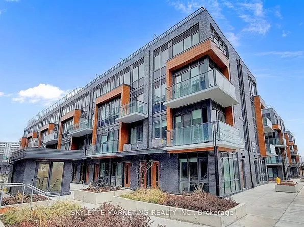 73 Curlew Dr #48, Toronto, ON M3A 0B1