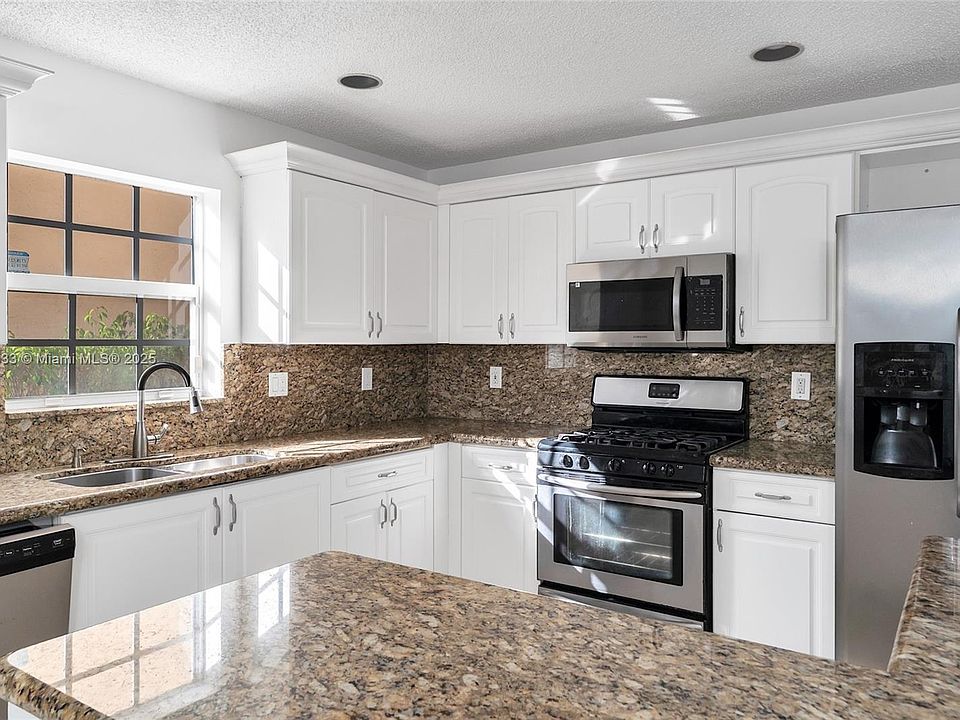 1st image of 106-106 Gables Blvd