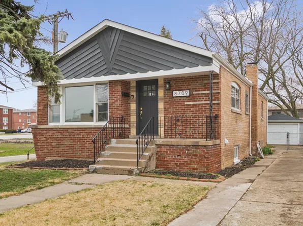 8709 S Fairfield Ave, Evergreen Park, IL 60805