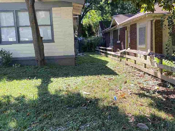 2nd image of 915 Brower St