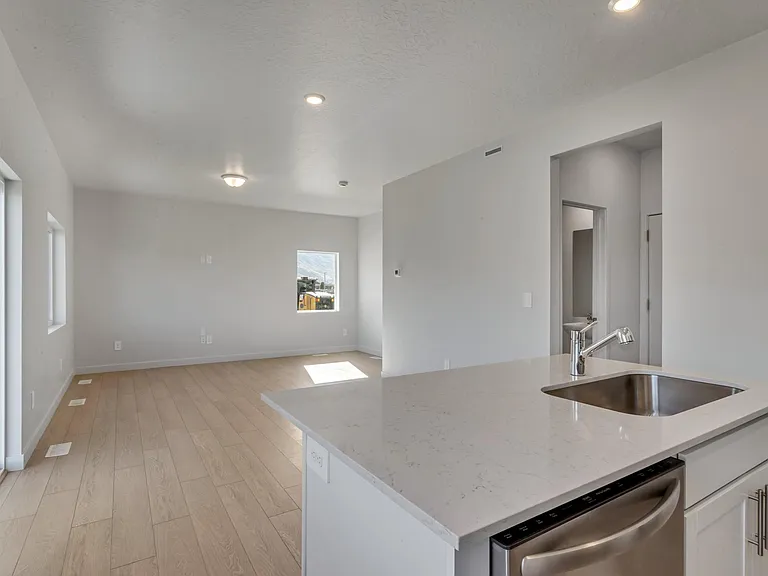 4912 W Willowbank Dr — Photo 10