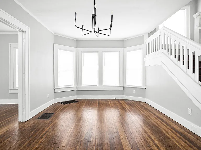 3247 N Park Ave — Photo 8