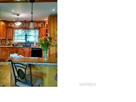 3rd image of 1258 McKinley Pkwy