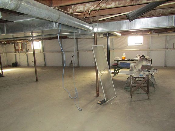 5th image of 41681 Main St