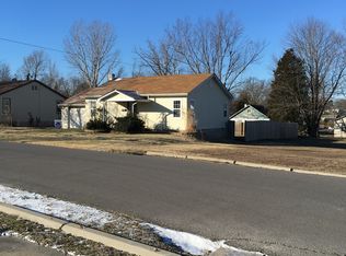 306 N Mapleshade Rd, Cuba, MO 65453