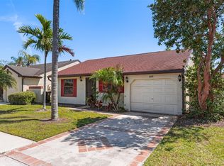 1311 SE Carrington Ct, Port Saint Lucie, FL 34952