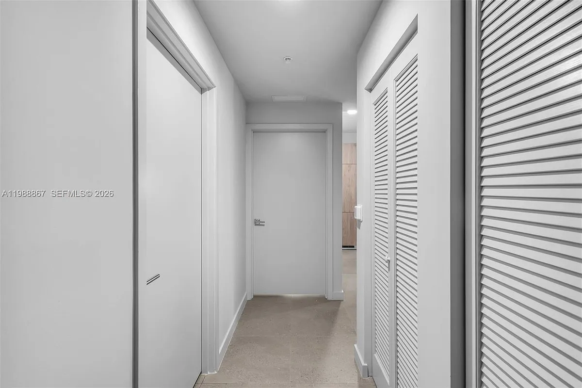 Building Photo - 601 N Miami Ave #2207