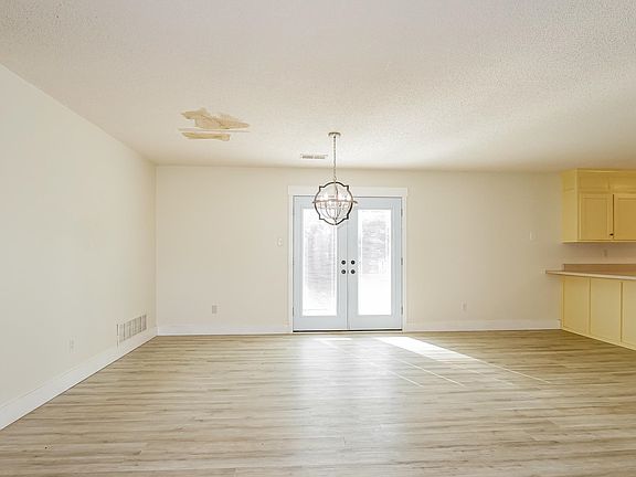 5th image of 188 David Reed Dr