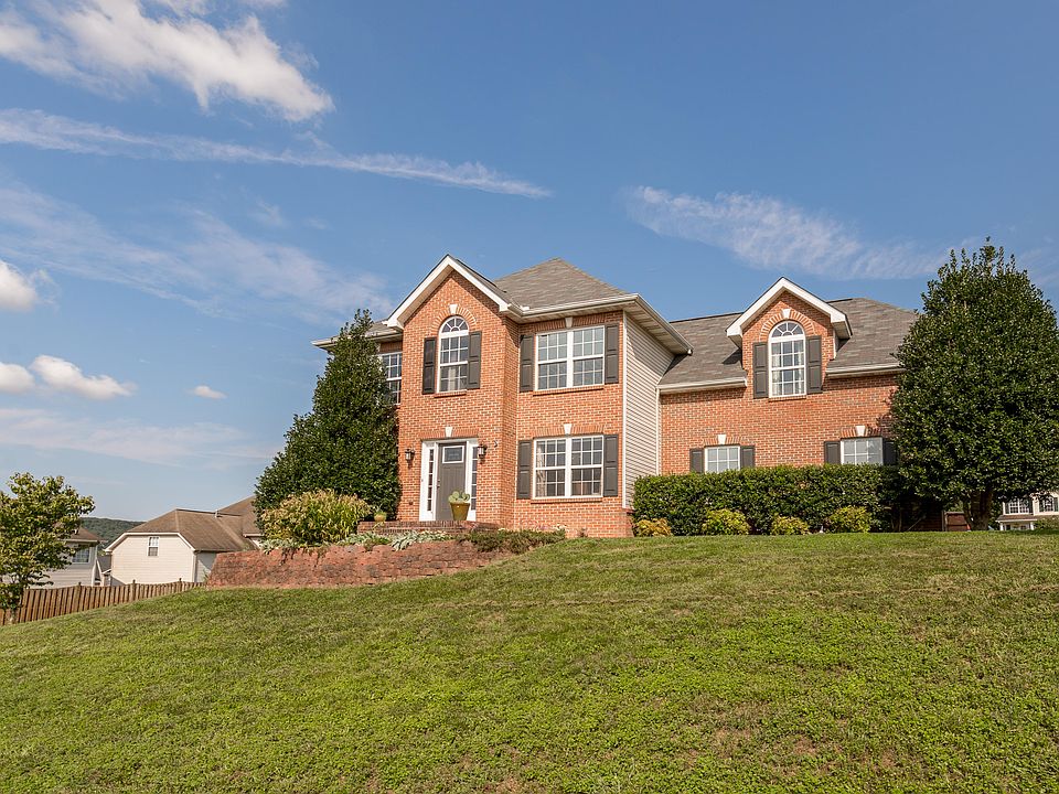 1st image of 5803 Bouquet Ln