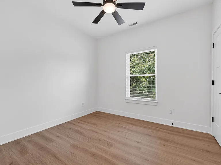 2437 Guilford Ave — Photo 18
