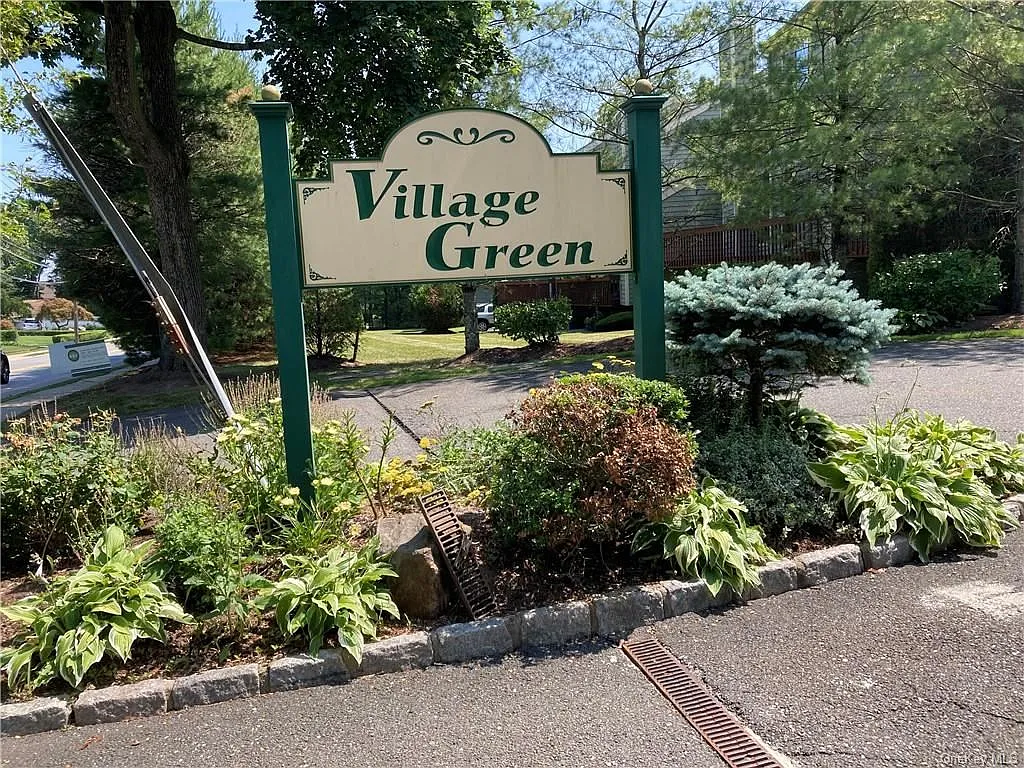 23 Village Grn photo 1