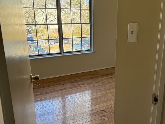 5th image of 18918 Grotto Ln