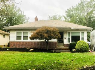3928 Circlewood Dr, Fairview Park, OH