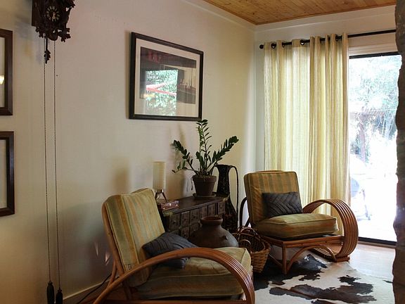 SITTING AREA 2