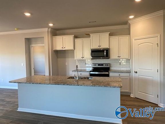 2nd image of 14082 New Castle Dr