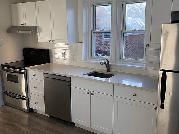 2nd image of 251 Bridge St #1078246