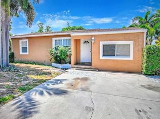 822 Avenida Hermosa, West Palm Beach, FL 33405