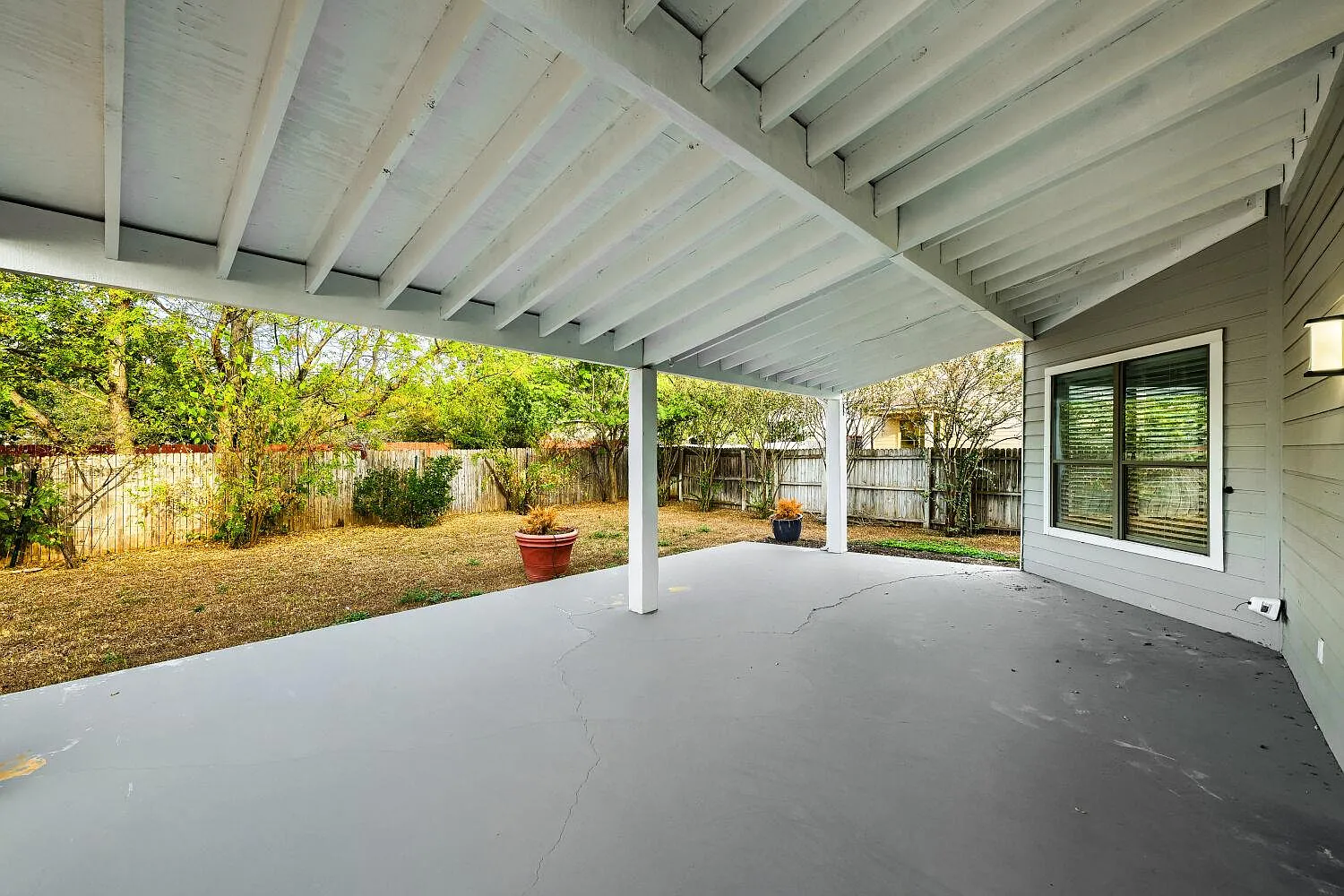 4 bed, 2.5 bath, 2234 sqft, $2,800 — Photo 3