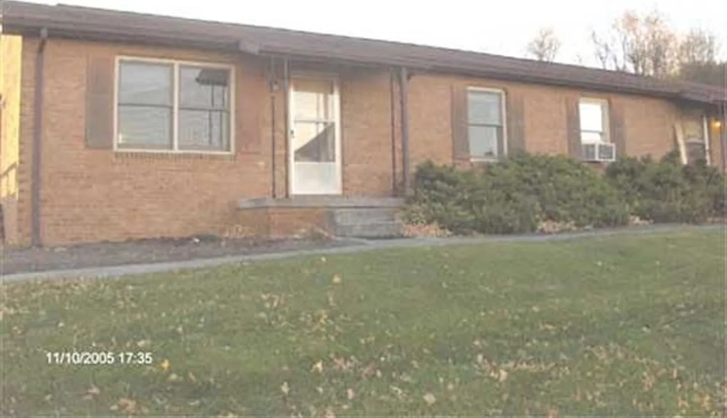 2 Bedroom 1 Bath Duplex — Photo 1