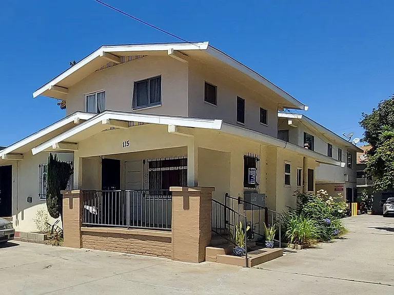 115 E Tamarack Ave — Photo 1