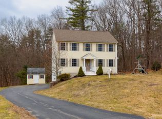 12 Lincoln Ln, Chester, NH 03036