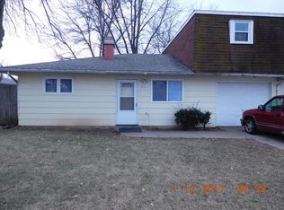 731 W 61st St, Davenport, IA 52806