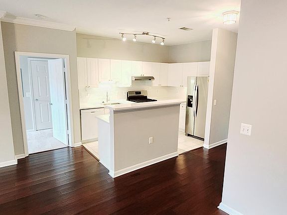 5th image of 3851 Aristotle Ct #1-215