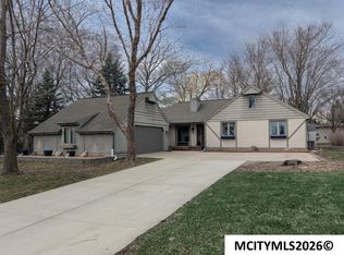 10 College Cir, Mason City, IA 50401