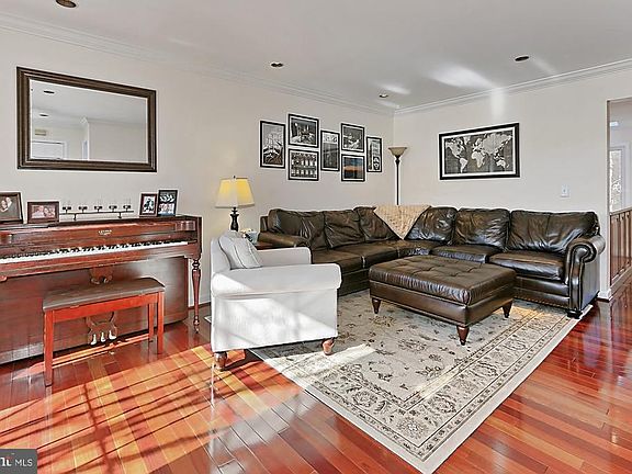 2nd image of 3736 Farmland Dr