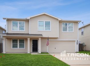 316 Falling Pine Dr, Conroe, TX 77304