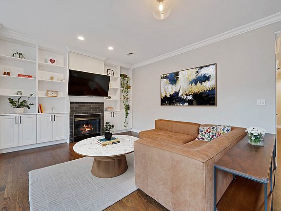 4th image of 1315 W Winnemac Ave #2
