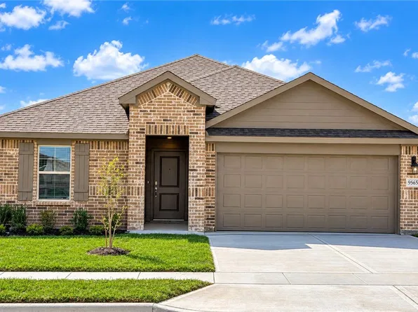 9565 Swedish Oak Dr, Corpus Christi, TX 78410