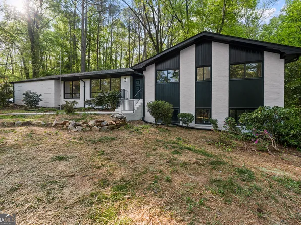 5253 Oxbow Rd, Stone Mountain, GA 30087