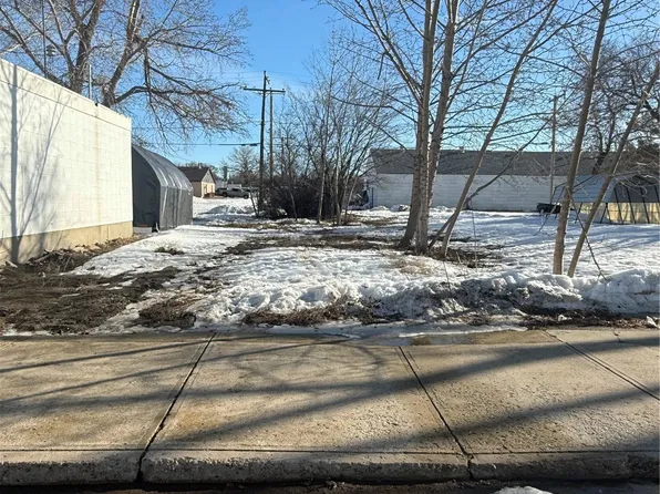 248 Centre Street, Shaunavon, SK S0N 2M0