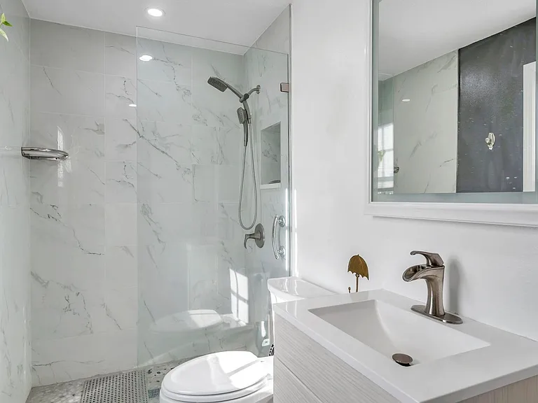 4728 Beach Dr SE #A — Photo 22