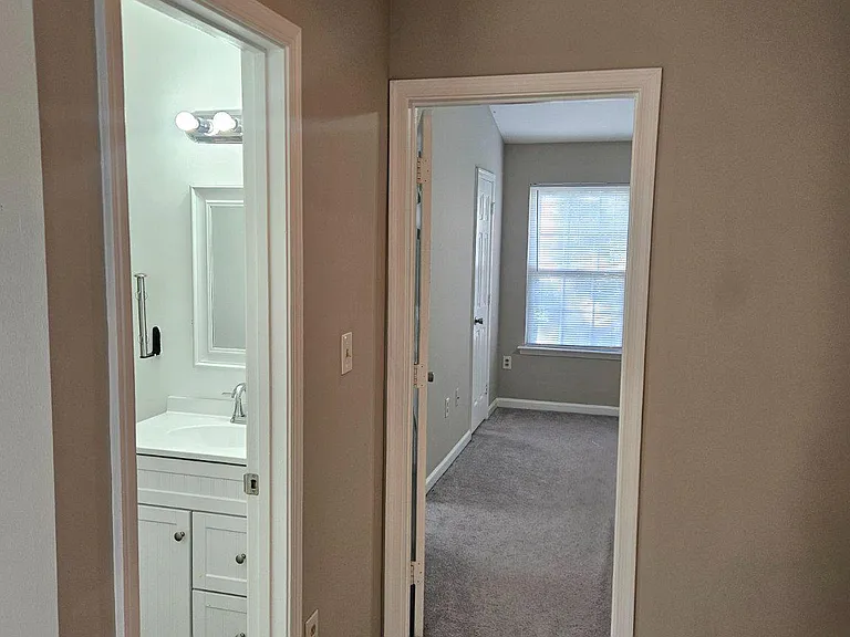 2346 Hazelwood Ct — Photo 14