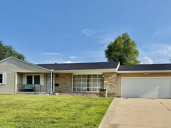 2nd image of 7 Edgewood Dr