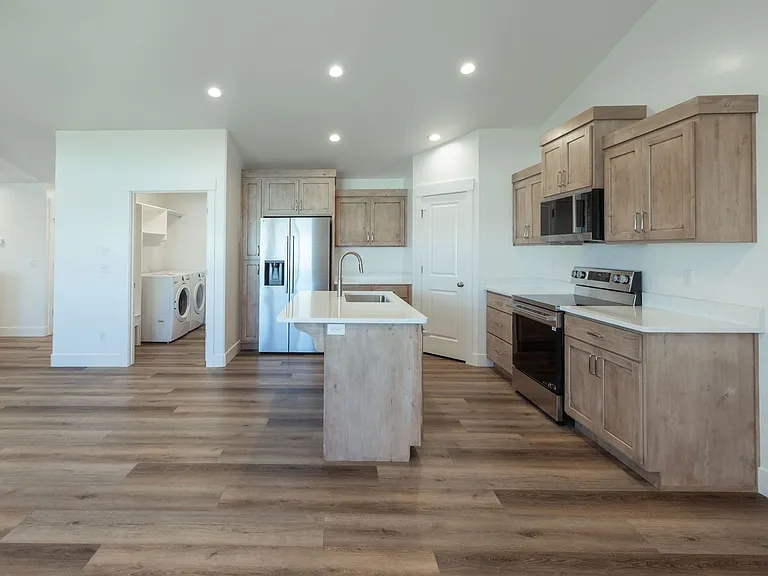 3717 Razor Cir — Photo 4