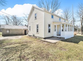 430 W Hoffman St, Three Rivers, MI 49093